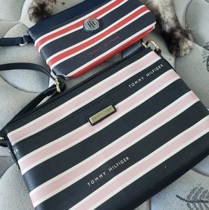 Tommy Hilfiger purse, comes with coin/makeup bags